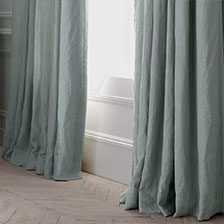 RUGS & DRAPERY